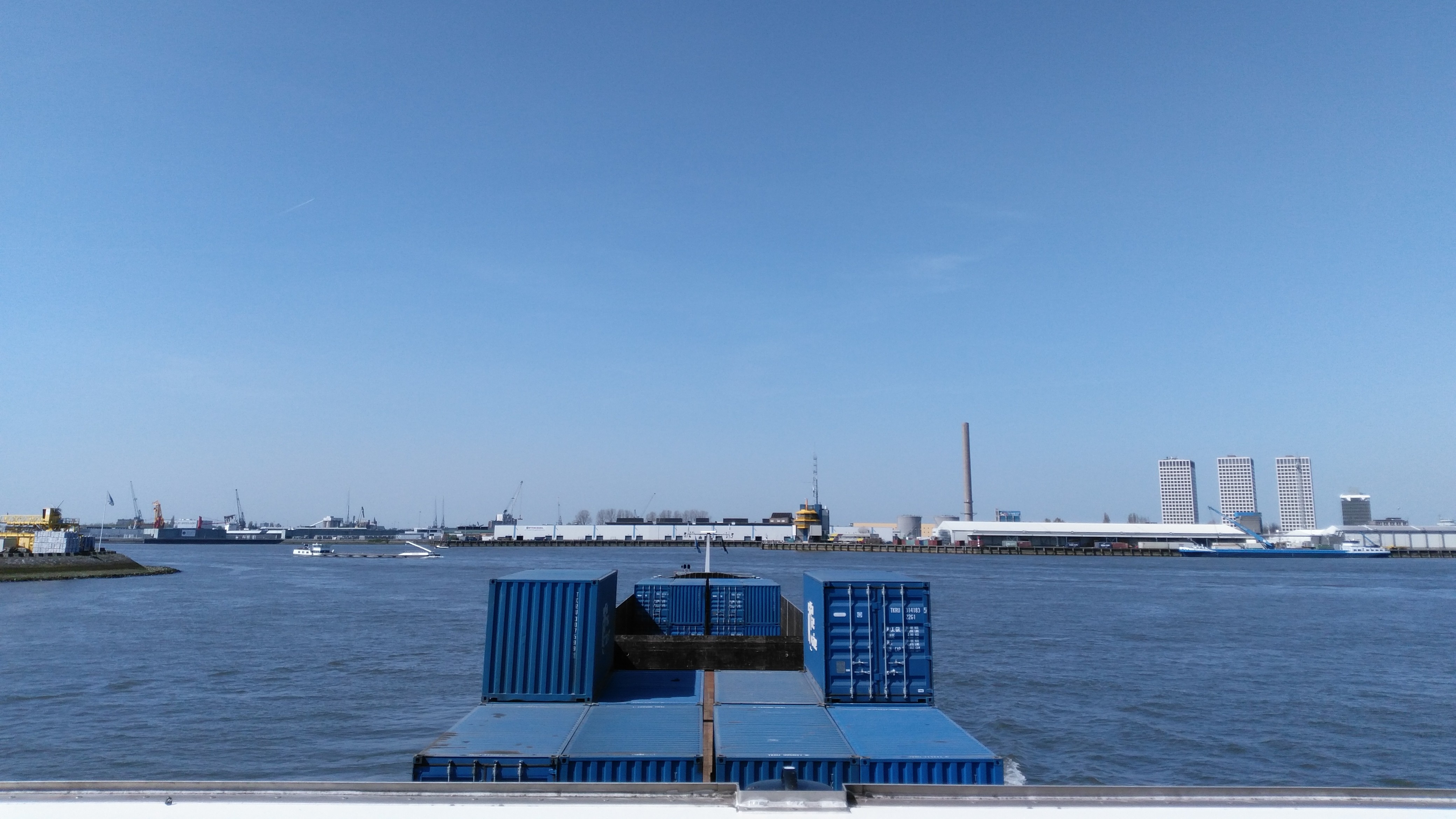 Kom werken in de binnenvaart. Bel DirkVaartWel.